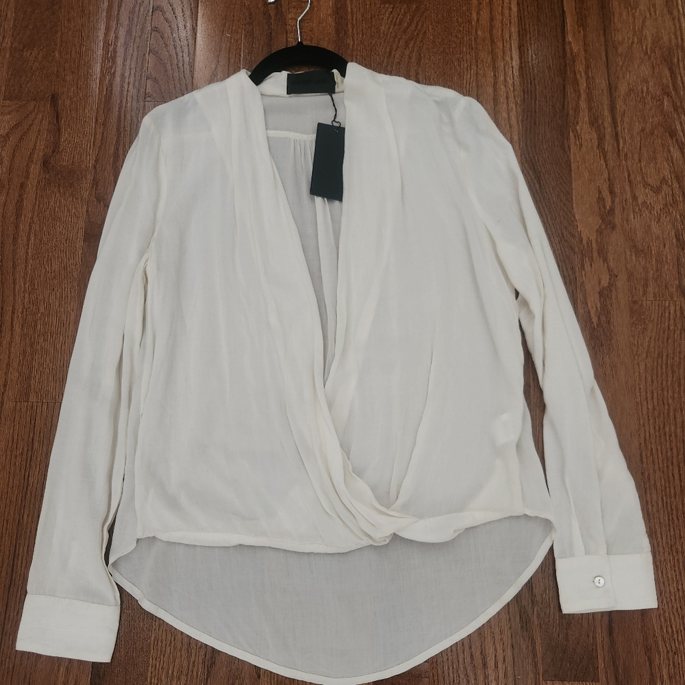 New with tags, Blaque Label, sheer, v necl top, fits like a small
